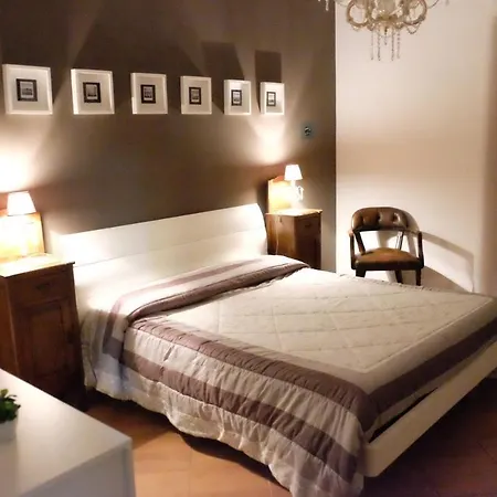 Dimora Del Casale לינה וארוחת בוקר 4*